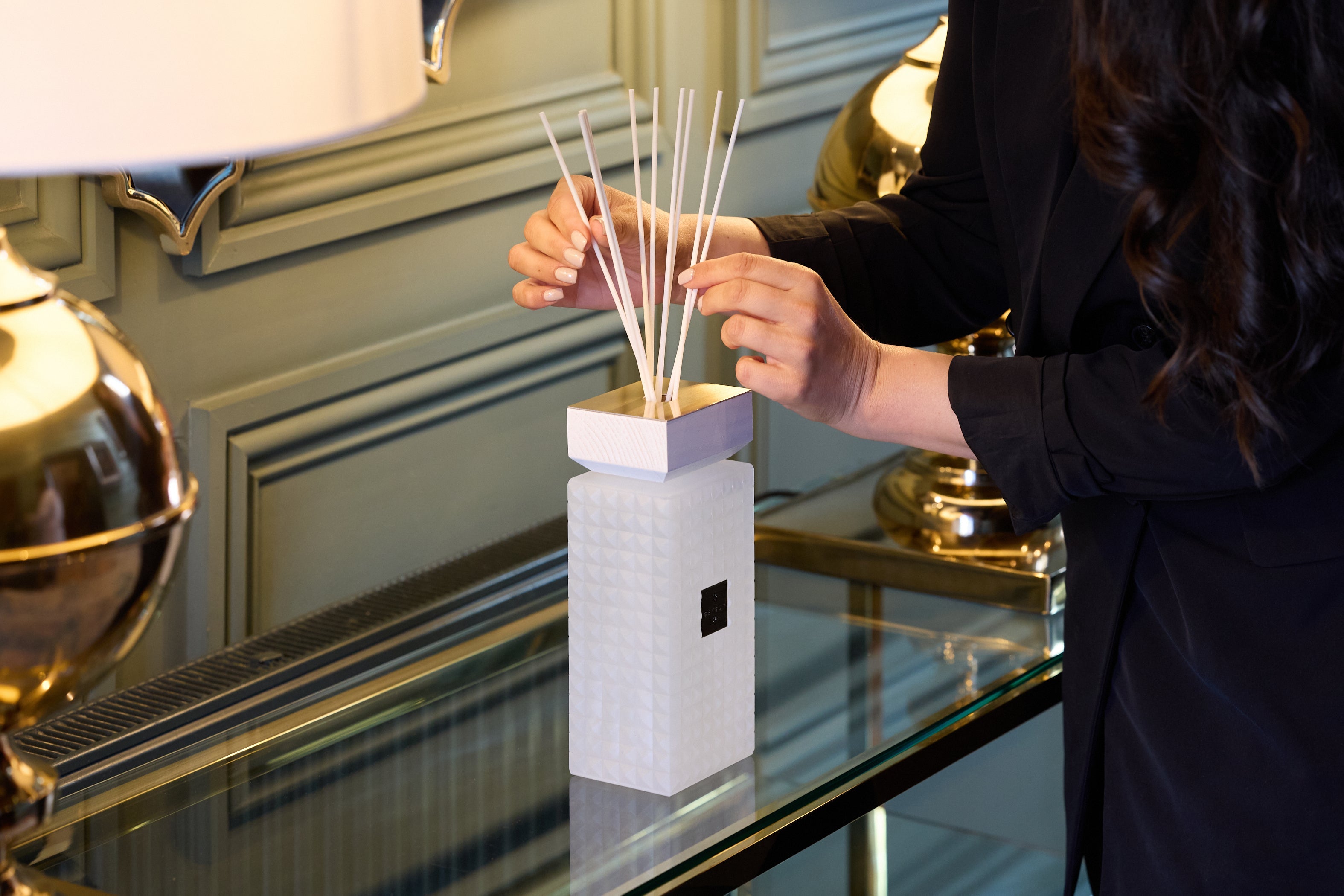 Rearranging the reed sticks on Sensum's Spa scent 1000ml Reed Diffuser