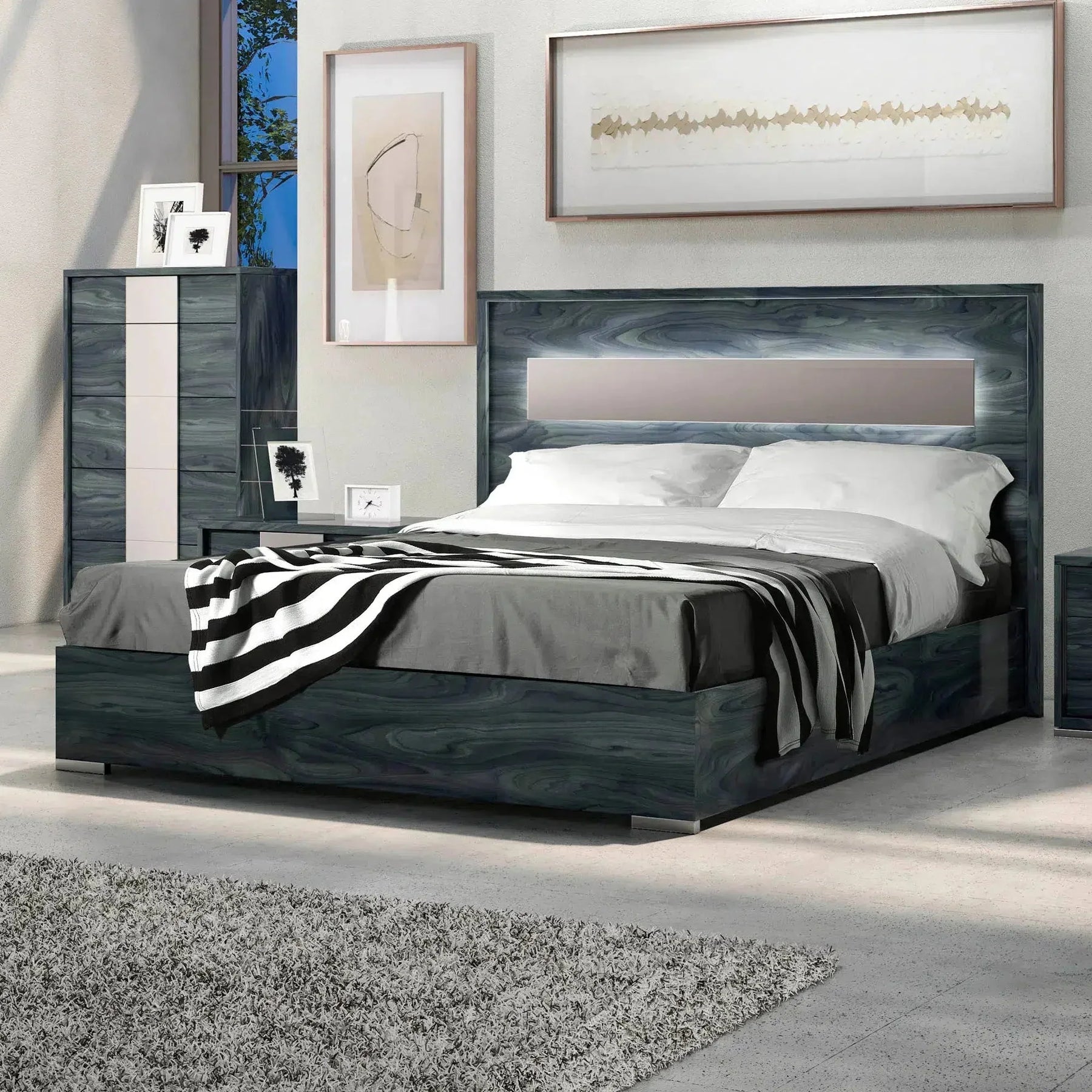 Luxury King Size Bed