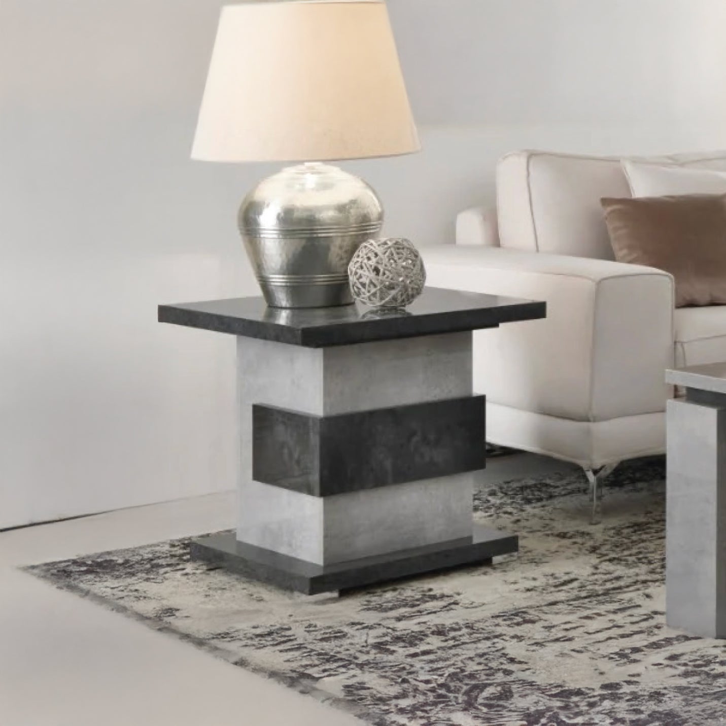 Elegante - Side Table