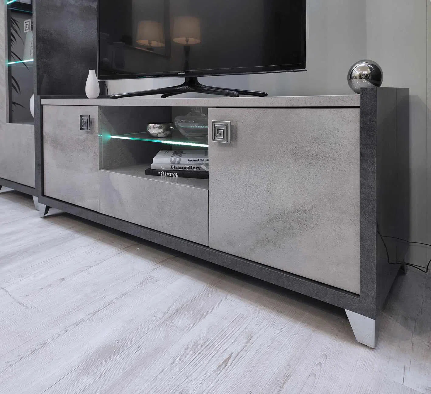 Elegante - LED TV Unit