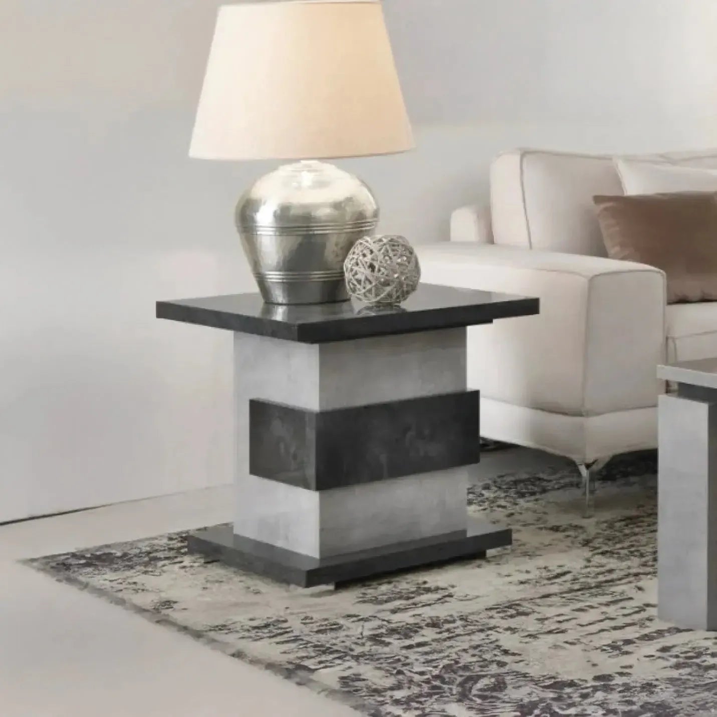 Elegante - Side Table