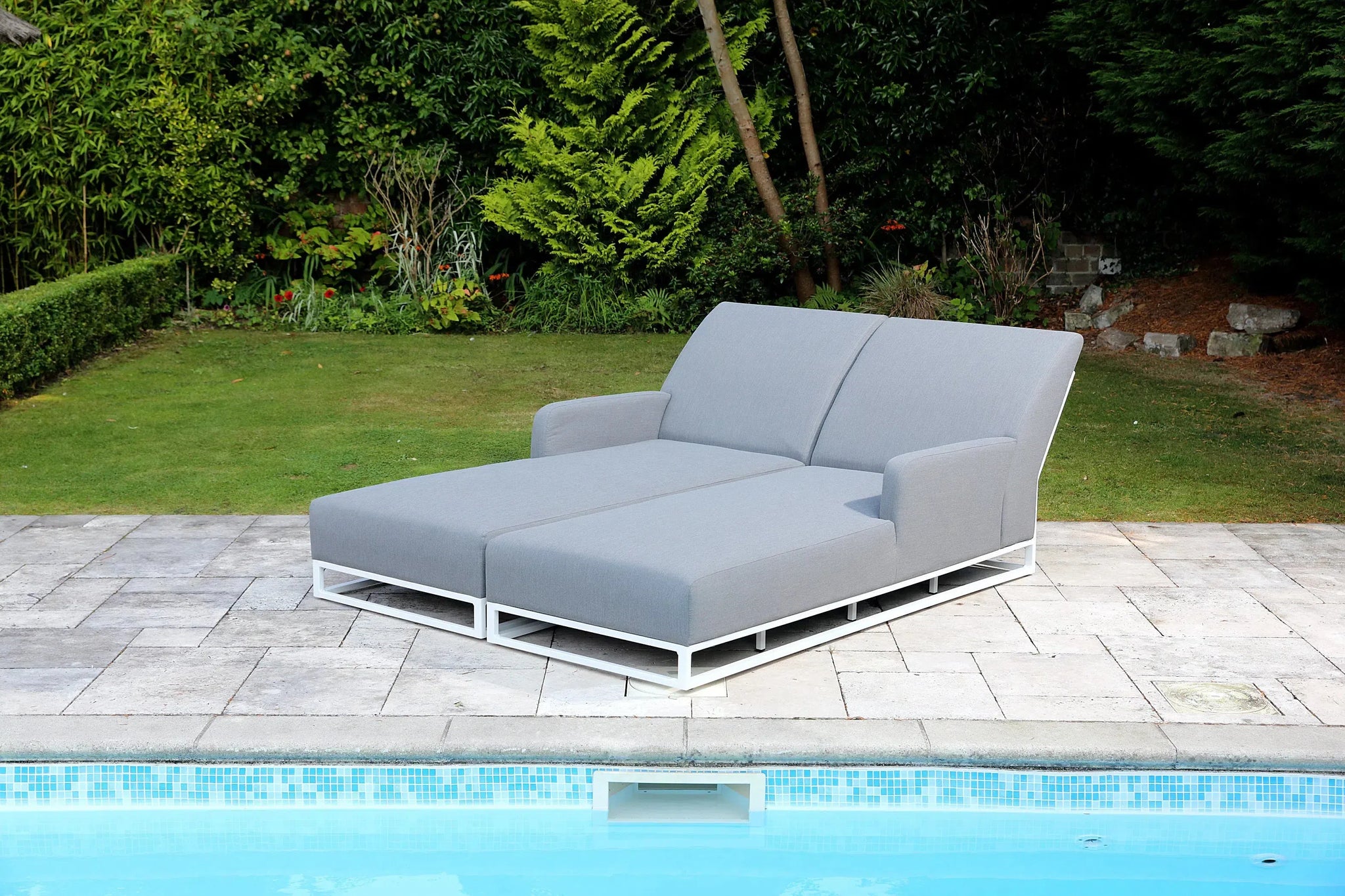 Light Grey Capri Outdoors Set of 2 Sun loungers